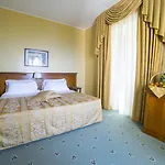 Отель Excelsior Palace